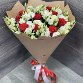  отправить букет цветов Калкан Лизиантус и букет красных роз