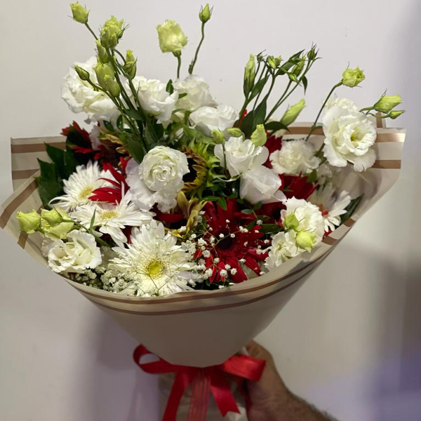  Kalkan  Flower Delivery Elegant Gerbera Lisyantus Bouquet