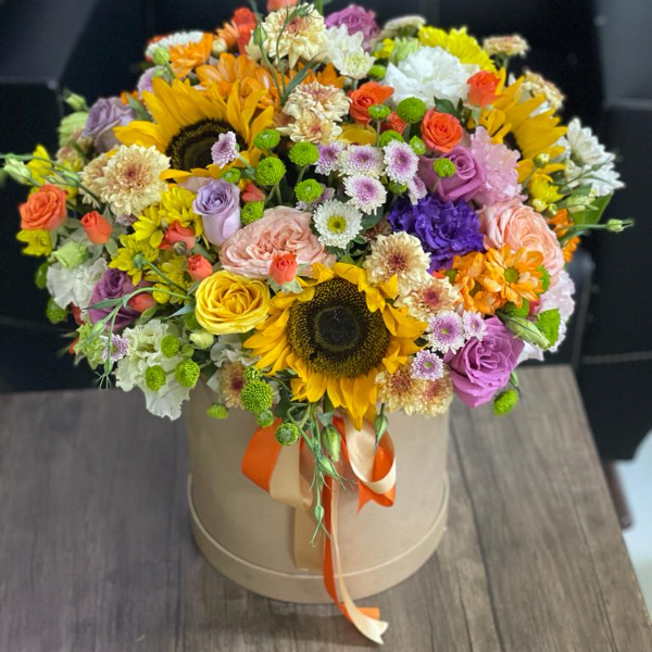  Kalkan Blumen Sonnenblumen-Rosen-Lisyanthus-Chrysanthemen-Arrangement in Box
